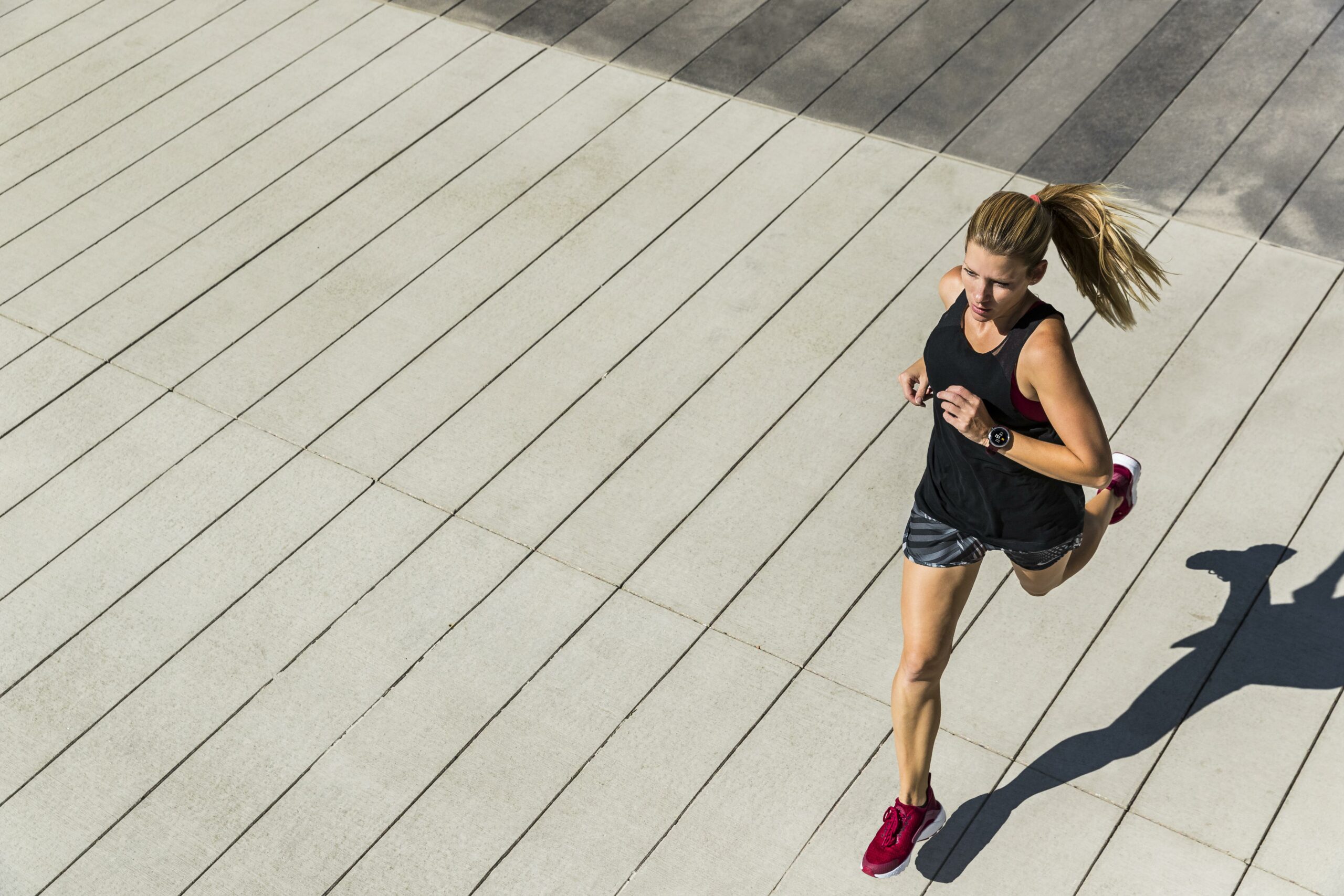 Sommer, Sonne, Fitness: Ein Gespräch mit VOGUE über Sport und Hitze
